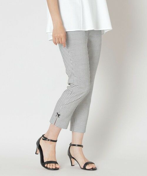 TO BE CHIC/トゥー ビー シック ウインドウペン スリムパンツ オフホワイト1 38 TO BE CHIC/トゥー ビー シック ウインドウペン スリムパンツ オフホワイト1 38