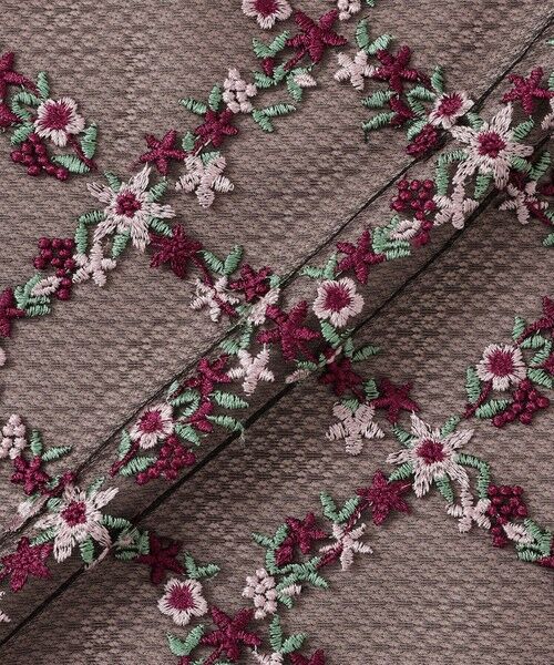 TO BE CHIC / トゥー ビー シック ロング・マキシ丈スカート | フラワーチェック刺しゅう フレアスカート | 詳細8