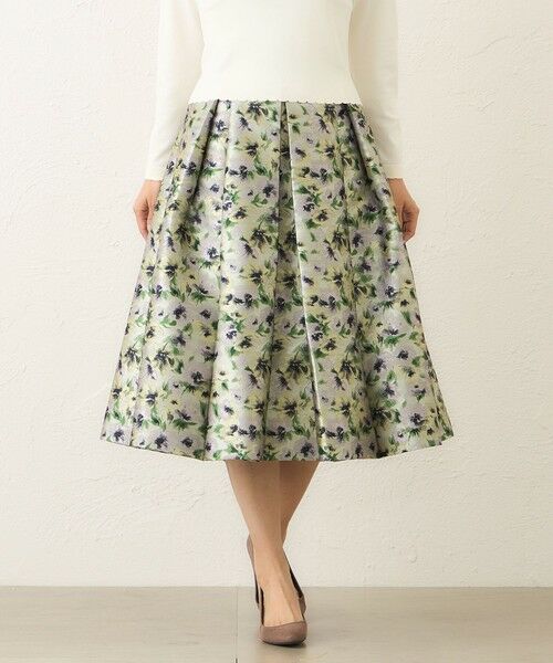 TO BE CHIC / トゥー ビー シック ロング・マキシ丈スカート | アンティークフラワー刺しゅう タックスカート | 詳細9