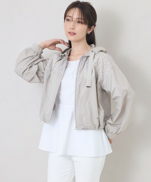 TO BE CHIC / トゥー ビー シック ノーカラージャケット | エンブロイダリーフーデット ブルゾン（ベージュ１）