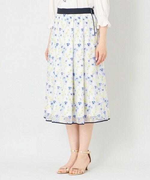 TO BE CHIC / トゥー ビー シック ロング・マキシ丈スカート | カモミール刺しゅう チュールフレアスカート | 詳細5