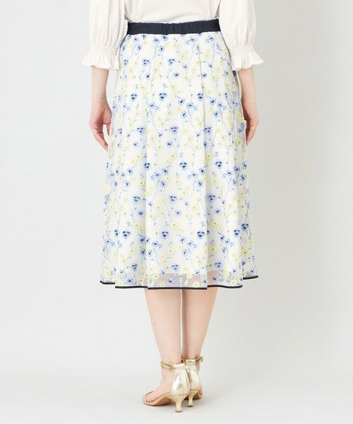 TO BE CHIC / トゥー ビー シック ロング・マキシ丈スカート | カモミール刺しゅう チュールフレアスカート | 詳細6