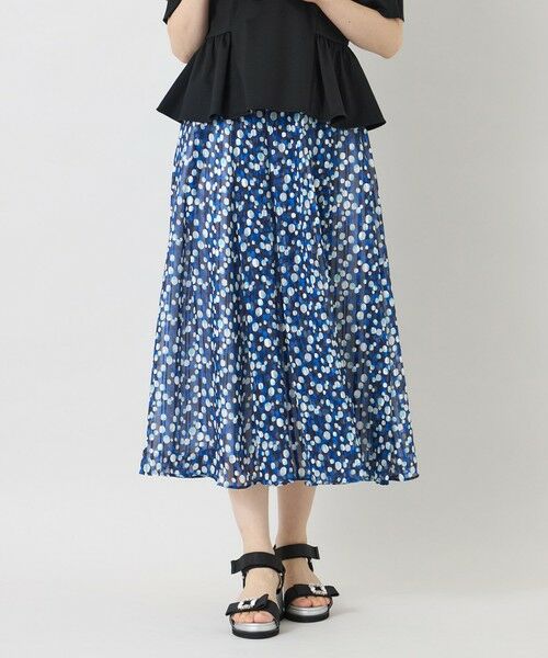 TO BE CHIC / トゥー ビー シック ロング・マキシ丈スカート | シャドードットプリント タックフレアスカート | 詳細1