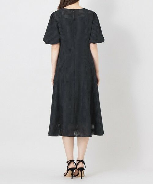 TO BE CHIC / トゥー ビー シック ロング・マキシ丈ワンピース | サテンサッカーライン ワンピース | 詳細7