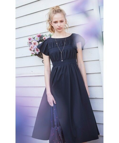 洗える・接触冷感・UVカット・消臭】SMOCKING EMBROIDERY ドレス