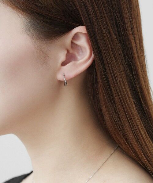TOCCA / トッカ ピアス・イヤリング | 【WEB限定】PETAL HOOP PIERCED EARRINGS プラチナ ピアス | 詳細3
