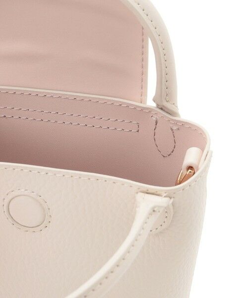 TOCCA / トッカ ショルダーバッグ | 【八木アリサさん着用】PETAL SILHOUETTE LEATHER POCHETTE ポシェット | 詳細9