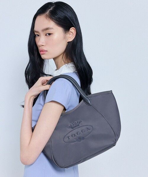 TOCCA / トッカ トートバッグ | TOUCH OF CRESTA NYLON TOTE ナイロントートバッグ【星風まどかさん着用】（ライトグレー系）