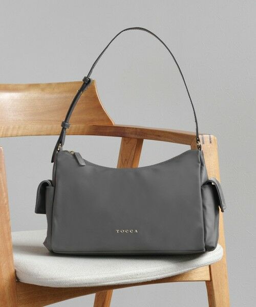 TOCCA / トッカ ショルダーバッグ | IN CREADLE NYLON BAG Ｍ ワンショルダーバッグ（ライトグレー系）