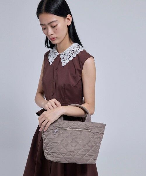 TOCCA / トッカ トートバッグ | TRACE PAVE FASTENER TOTE ナイロンキルトバッグ（べージュ系）
