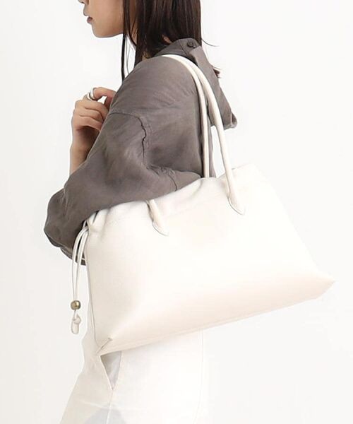 TOFF&LOADSTONE / トフ アンド ロードストーン ハンドバッグ | 【LEE 11月号掲載】シュシュ（L） | 詳細1