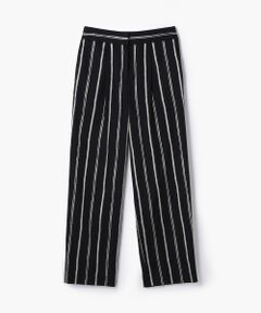 シルバーの糸とモール糸でハンドタッチのストライプ柄を表現したキュプラポリエステル素材のパンツ。<br>フロントタックとゆったりとしたセミワイドシルエットをハイウエストのデザインできゅっと引き締めました。<br>ウエスト裏にはマーベルトを使用しており、リラックス感がありながらもメンズのスーツパンツのような本格的な仕立てに。<br>シンプルなトップスと合わせるだけでシックなマスキュリンスタイルが完成するアイテムです。<br><br><b>店舗にお問い合わせの際は、下記の品番をお申し付けください。<br>品番:13047404001</b><br><br>※※大変デリケートな素材です。<br>素材表面の組織・糸質などから引っ掛けやすい為、やさしいお取扱いをお願いします。