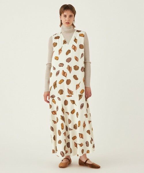 TOMORROWLAND / トゥモローランド ロング・マキシ丈ワンピース | ヴィンテージサテン Vネックロングワンピース | 詳細1