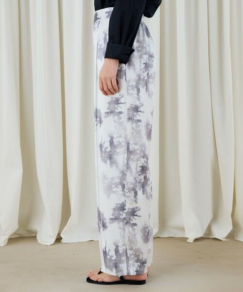 TOMORROWLAND / トゥモローランド その他パンツ | ライト&シャドープリント タックセミワイドパンツ | 詳細3