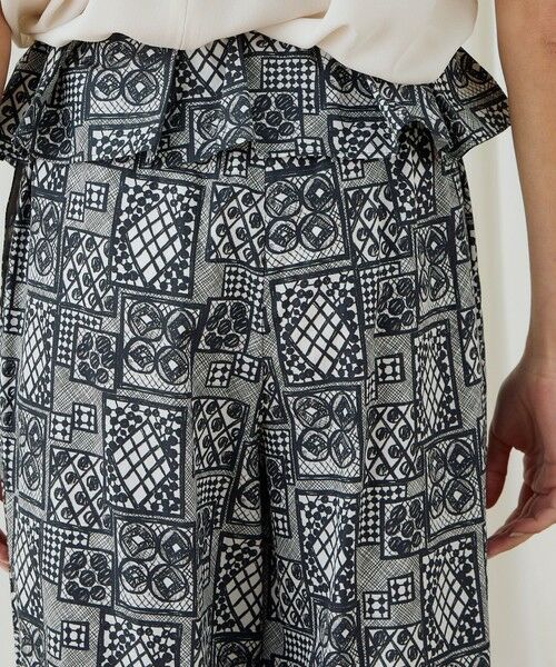 TOMORROWLAND / トゥモローランド その他パンツ | パッチワークレースプリント フリルストレートパンツ | 詳細6