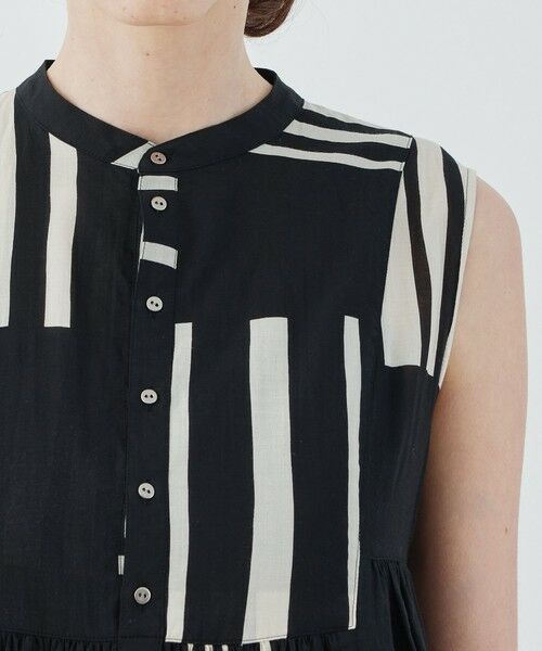 TOMORROWLAND / トゥモローランド ロング・マキシ丈ワンピース | ランドレイヤープリント スタンドネックギャザーワンピース | 詳細4