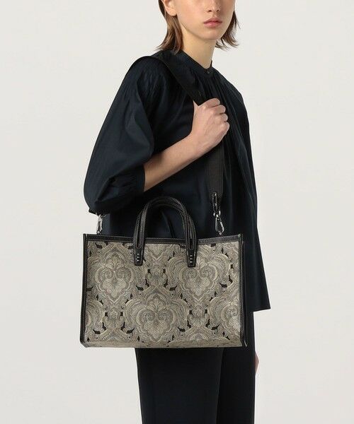A VACATION BREAD M ONYX バッグ （トートバッグ
