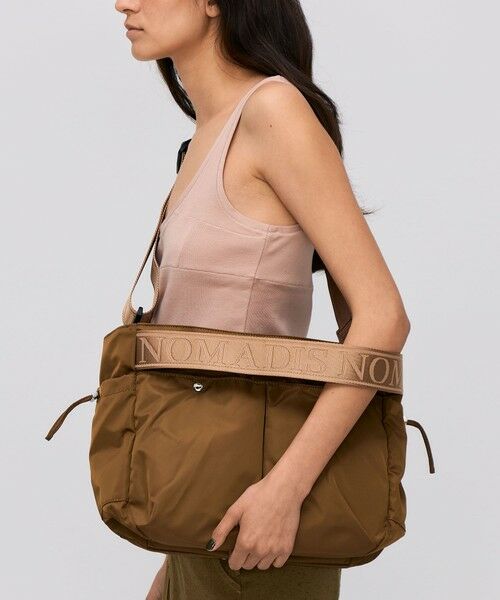 猛暑セール【新品未使用】NOMADIS BASQUE M ショルダーバッグ NOMADIS / BASQUE M ショルダーバッグ（ショルダーバッグ