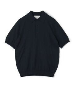 伊〈SESIA（セジア）〉社のシルク55％コットン45％素材を使用したニットポロ。<br>さらっとした風合いと、コットンとシルクのブレンドによる、メランジのような奥行きのある深みのある色合いが特徴です。<br>シルクの光沢感とイタリア染料の発色の良さが魅力。<br>デザインは、幅広いスタイリングに合わせやすいレギュラーフィットのポロシャツ型を採用しています。<br>肩回りや袖付け等、立体的な設計で着用時のすっきりとしたシルエットで、衿ぐりの開きやリブテンションに至るまで細部にこだわりました。<br>ジャケットのインナーにもお勧めの一着です。<br><br><br>※商品の色味は、商品単体または素材アップ画像をご確認ください<br><br>2025SS商品<br><br><b>店舗にお問い合わせの際は、下記の商品番号をお申し付けください。<br>商品番号:63-02-52-02020</b>
