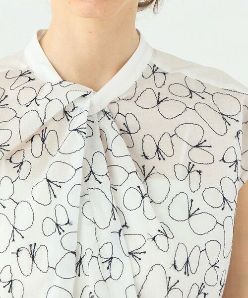 セール】 バタフライエンブロイダリー タックドレープブラウス