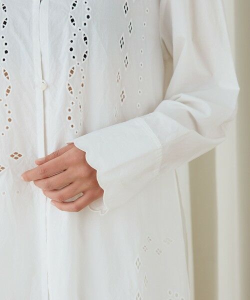 TOMORROWLAND / トゥモローランド ロング・マキシ丈ワンピース | カットワークエンブロイダリー クルーネックシャツワンピース | 詳細5