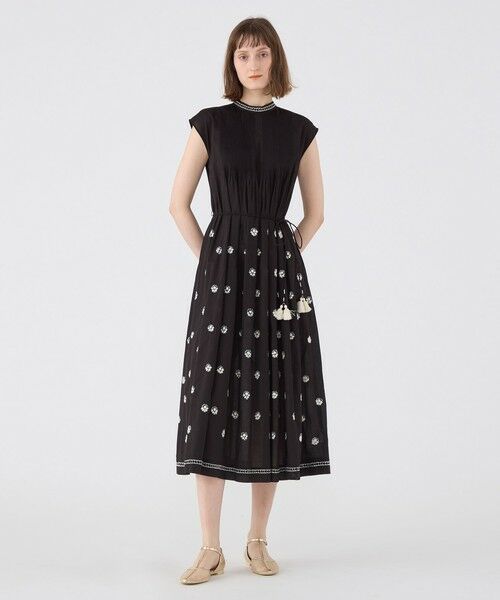 美品✨トゥモローランド　レースコンビワンピース 36　ネイビー セール】 レースコンビ クルーネックワンピース （ミニ丈・ひざ