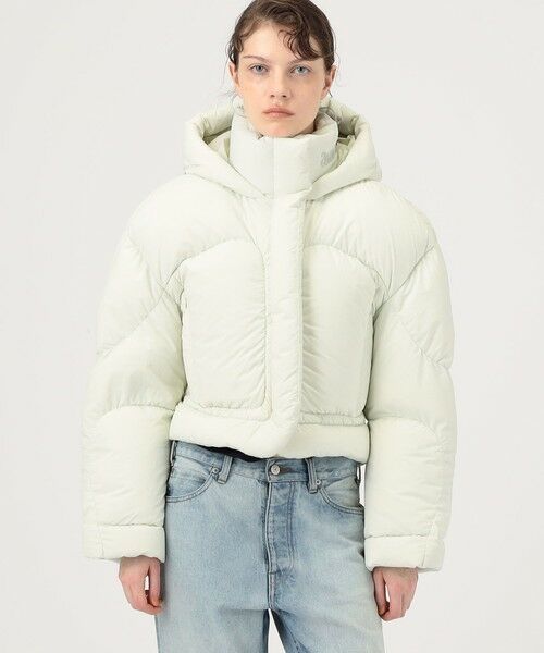 Acne Studios ベージュ クロップドダウンジャケット Acne Studios ベージュ クロップドダウンジャケット Acne