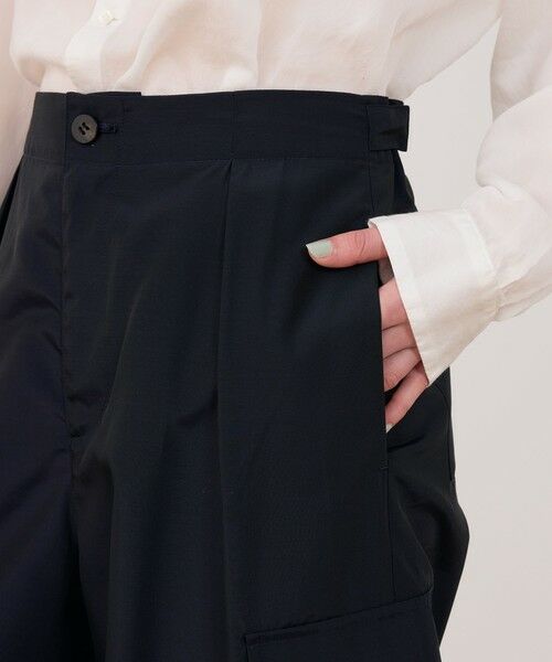 TOMORROWLAND / トゥモローランド カーゴパンツ | ナイロンシルクタフタ タックカーゴパンツ | 詳細7