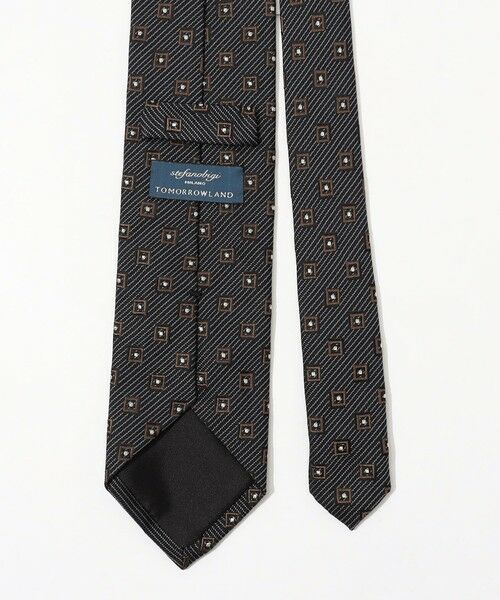 美品✨レオナール 半袖カットソー 　モノトーン総柄　オブロンネック　日本製　38 LEONARD ＊上品な半袖カットソー 黒 金色装飾