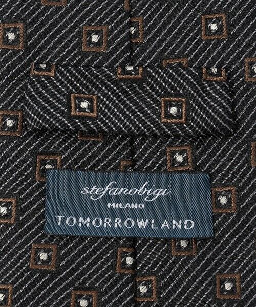 美品✨レオナール 半袖カットソー 　モノトーン総柄　オブロンネック　日本製　38 LEONARD ＊上品な半袖カットソー 黒 金色装飾
