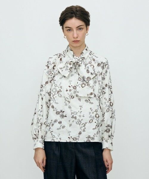 TOMORROWLAND / トゥモローランド シャツ・ブラウス(半袖以外) | タフタフラワーエンブロイダリー ボリュームボウタイブラウス | 詳細2