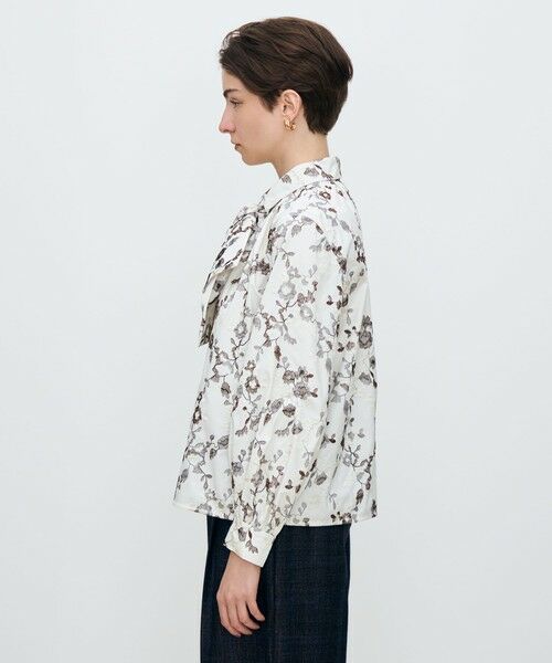 TOMORROWLAND / トゥモローランド シャツ・ブラウス(半袖以外) | タフタフラワーエンブロイダリー ボリュームボウタイブラウス | 詳細3
