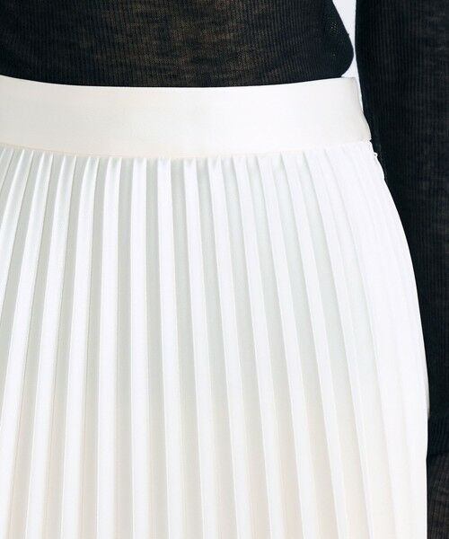 TOMORROWLAND / トゥモローランド ロング・マキシ丈スカート | エンボスサテン プリーツスカート | 詳細5