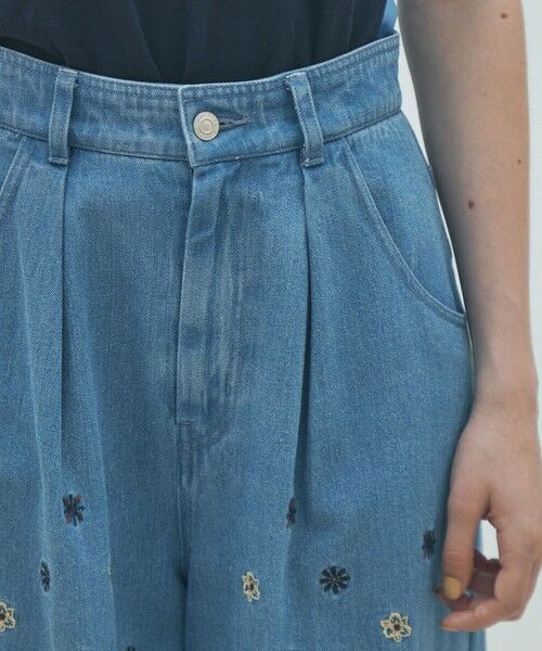 TOMORROWLAND / トゥモローランド デニムパンツ | ボタニカルエンブロイダリーデニム タックワイドパンツ | 詳細5