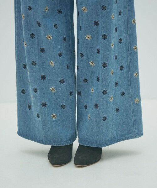 TOMORROWLAND / トゥモローランド デニムパンツ | ボタニカルエンブロイダリーデニム タックワイドパンツ | 詳細8