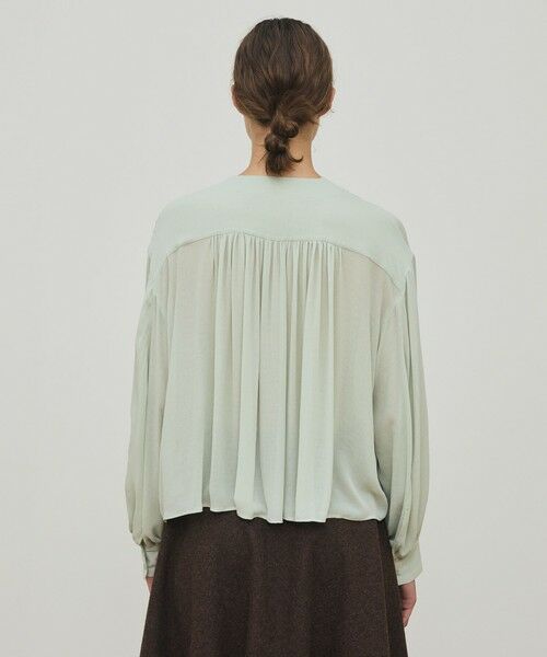 TOMORROWLAND / トゥモローランド シャツ・ブラウス(半袖以外) | ダブルクレープ Vショートブラウス | 詳細4