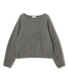 〈Ballsey〉冬の定番のフラッフィーヤーンニットシリーズ。<br>ラクーンの糸にストレッチ糸をプレーティングすることで、もちっとした風合いに編み上げています。<br>ふんわりとした毛足感とソフトなタッチ、軽やかな着心地が魅力です。<br>横に広いVネックラインで上品な中にほど良く抜け感をプラスした一枚。<br>丸みを出した袖のデザインもこだわりのポイントです。<br>コンパクトな丈感なのでフレアスカートやワイドパンツなど、ボリュームのあるボトムスとも相性が抜群。<br>シンプルながらもほど良くデザイン性があり、スタイリングに立体感をプラスしてくれるアイテムです。<br><br>■素材情報<br>厚み：やや厚手<br>透け感：なし<br>光沢：なし<br>伸縮性：あり<br>手洗い：不可<br>裏地：なし<br><br>※商品の色味は、商品単体または素材アップ画像をご確認ください<br><br>2025AW商品<br><br><b>店舗にお問い合わせの際は、下記の商品番号をお申し付けください。<br>商品番号:11-02-54-02302</b><br><br>※※お取扱い上の注意※※<br>・素材の特性上、摩擦や静電気により、他の物に毛羽の付着があります。また濃色では、強い摩擦が加わると色が落ちる場合があります。<br>新しいうちは、淡い色の服やバッグ等との合わせはお避けください。<br>毛羽が付着した場合は、ブラシやテープ（粘着性が弱いもの）で取り除いてください。<br>・こちらの製品は、独特のぬめりのある柔らかな風合いと上品な光沢感が特徴の大変デリケートな素材です。<br>毛玉ができやすい為、着用後は毛足の柔らかなブラシで乱れた毛並をやさしく解きほぐしてください。<br>その他お取扱い上の注意をよくご確認の上、ご使用をお願いいたします。