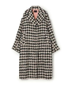 ※こちらの商品はサンプルにて撮影をしています。<br>製品はサンプルよりも袖丈が5cmほど短くなります。<br>製品の寸法は、サイズ欄に表示している寸法をご参照ください。<br><br>フランスのファブリックメーカーのファンシーツイード素材を使用したコート。<br>優しい色合いのスラブヤーンやリングヤーンなどのさまざまな表情の意匠糸で織り上げることで、ベーシックなハウンドトゥース柄を〈TOMORROWLAND collection〉らしく上品に表現しています。<br>絶妙な抜け感のある襟に身体を包み込むような立体的なコクーンシルエットで、大人のゆとりとほど良いモード感を気負いなく感じていただける一着。<br>誇張し過ぎないすらりと見える量感のロングレングスで、さらりと羽織るだけでさまになります。<br>エレガントにはもちろん、デニムを合わせてカジュアルに着こなすなど、幅広いスタイリングを楽しめる上質なアイテムです。<br><br>■素材情報<br>厚み：普通<br>透け感：なし<br>光沢：なし<br>伸縮性：なし<br>手洗い：不可<br>裏地：あり（総裏）<br><br>※商品の色味は、商品単体または素材アップ画像をご確認ください<br><br>2025AW商品<br><br><b>店舗にお問い合わせの際は、下記の商品番号をお申し付けください。<br>商品番号:14-08-54-08302</b><br><br>※※お取扱い上の注意※※<br>・素材の特性上、色移りしやすい性質があります。<br>湿っている際の摩擦は特に色移りしやすい為ご注意下さい。<br>・ソフトでデリケートな素材を使用しています。<br>毛玉ができやすい為、着用後はホコリをはらい、毛羽乱れを整えるブラッシングがおすすめです。<br>取り除く場合は引っ張らず、毛玉取り器やハサミで丁寧にカットしてください。