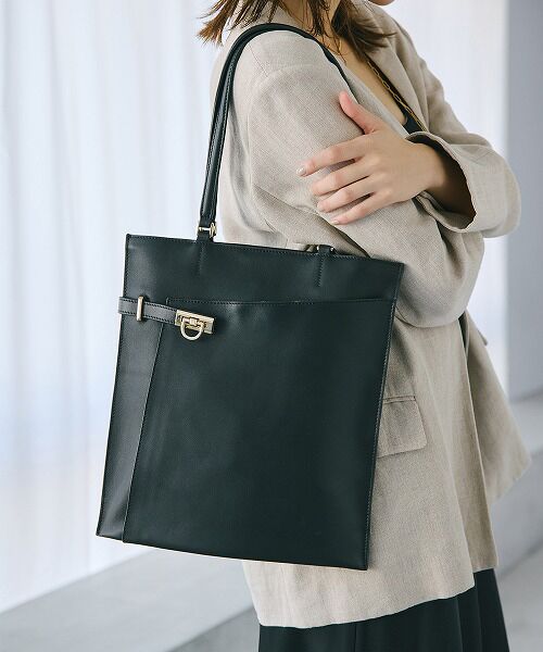 TOPKAPI/トプカピ 【TREASURE TOPKAPI】ベルトデザイン レザー フラット トートバッグ A4対応 ブラック F TOPKAPI/トプカピ 【TREASURE TOPKAPI】ベルトデザイン レザー フラット トートバッグ A4対応 ブラック F
