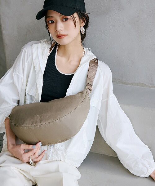 TOPKAPI/トプカピ 【Breath TOPKAPI】Freely フリーリー ナイロン ロゴテープ ラウンド ショルダーバッグ ベージュ F TOPKAPI/トプカピ 【Breath TOPKAPI】Freely フリーリー ナイロン ロゴテープ ラウンド ショルダーバッグ ベージュ F