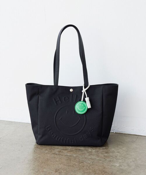 TOPKAPI/トプカピ 【Breath TOPKAPI】SMILE COLLECTION エンボス スマイル ビッグ トートバッグ /スマイルチャーム付き ブラック F