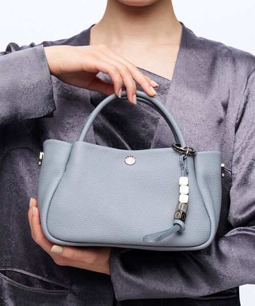 TOPKAPI / トプカピ トートバッグ | 【Breath TOPKAPI】【新色追加】シュリンクレザー ショルダー付き ミニ トートバッグ / チャーム付き S（ブルーグレー）