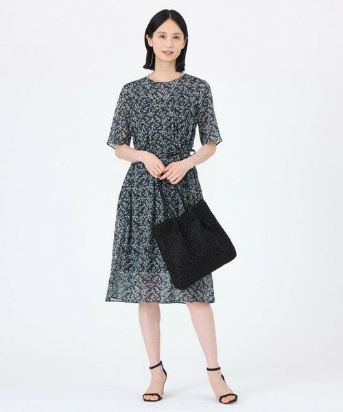 TRANS WORK (大きいサイズ) / トランスワーク (オオキイサイズ) ロング・マキシ丈ワンピース | 【L】【ウォッシャブル】シャドーフラワープリントワンピース | 詳細2