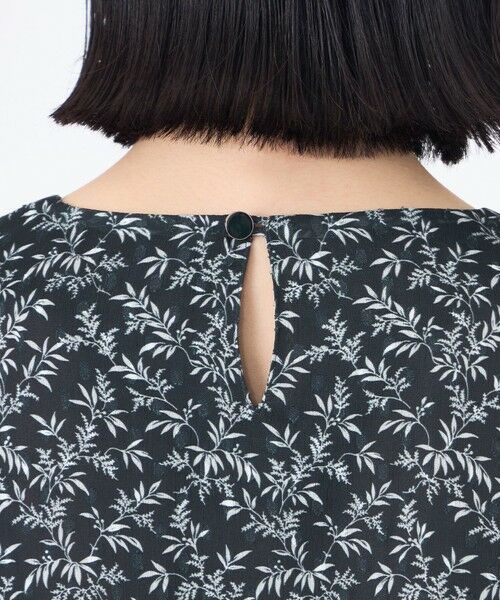 TRANS WORK (大きいサイズ) / トランスワーク (オオキイサイズ) その他トップス | 【L】【ウォッシャブル】シャドーフラワープリントプルオーバーブラウス | 詳細6