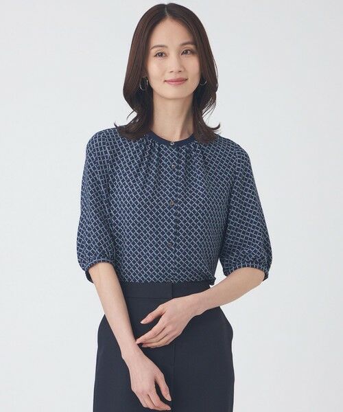 TRANS WORK / トランスワーク シャツ・ブラウス | 【ウォッシャブル】ツイストラティスプリントブラウス（ネイビー3）