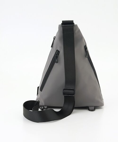 Un coeur / アンクール メッセンジャーバッグ・ウエストポーチ | hatch　ミニマルトライアングルショルダー | 詳細3