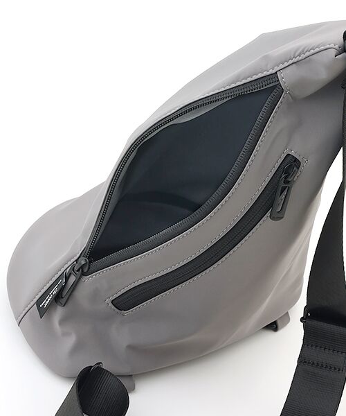 Un coeur / アンクール メッセンジャーバッグ・ウエストポーチ | hatch　ミニマルトライアングルショルダー | 詳細5