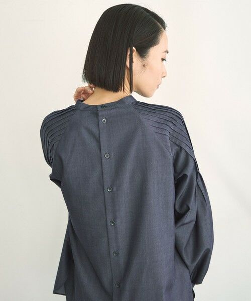UNFILO / アンフィーロ シャツ・ブラウス | シャンブレーデニム ショルダータックブラウス | 詳細2