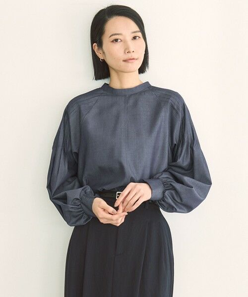 UNFILO/アンフィーロ シャンブレーデニム ショルダータックブラウス インディゴ S UNFILO/アンフィーロ シャンブレーデニム ショルダータックブラウス インディゴ S