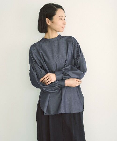 UNFILO / アンフィーロ シャツ・ブラウス | シャンブレーデニム ショルダータックブラウス | 詳細1